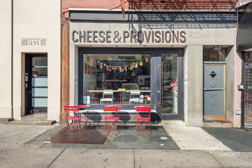 GOURMET MARKET AND CATERING BUSINESS NEAR BARCLAYS CENTER — thumbnail 6
