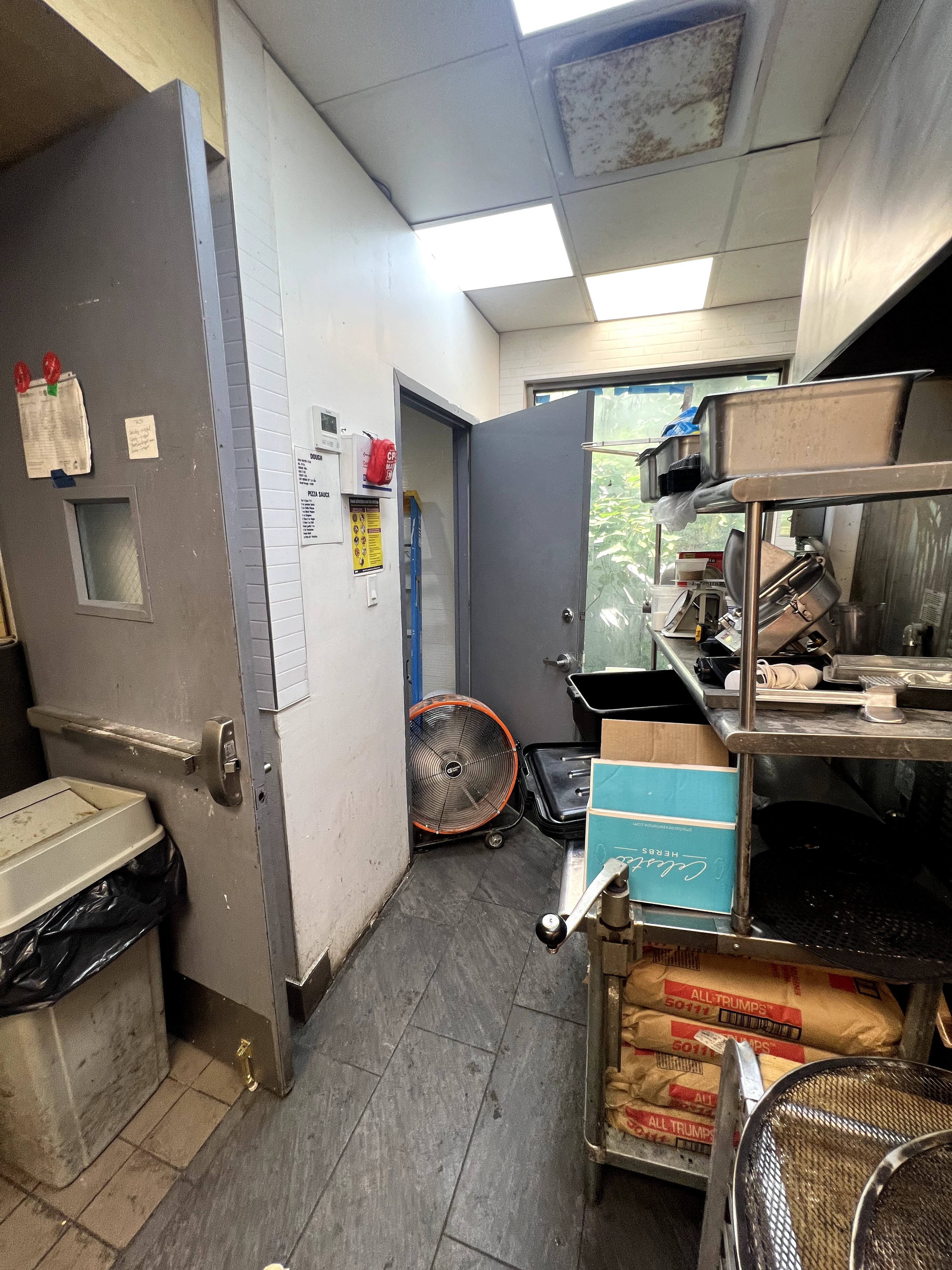 Brooklyn Pizzeria across the street from Barclays Center — thumbnail 11