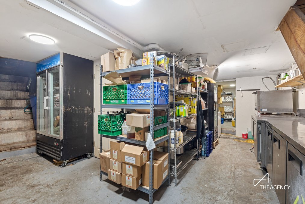 Corner Wine Bar & Café Opportunity | Carroll Gardens, Brooklyn — thumbnail 9