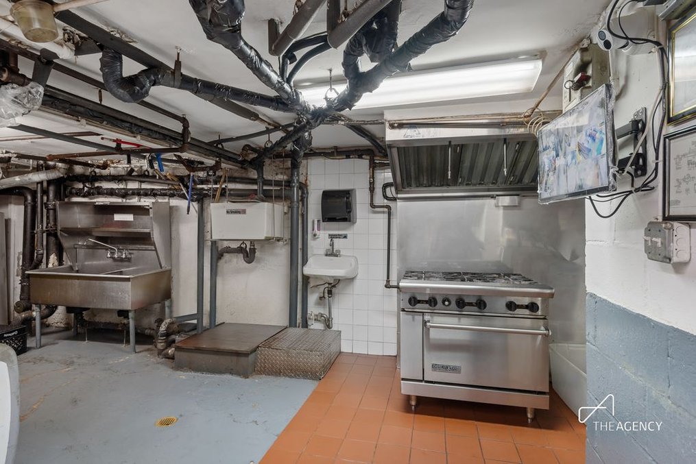 Historic Brooklyn Diner for sale. — thumbnail 7