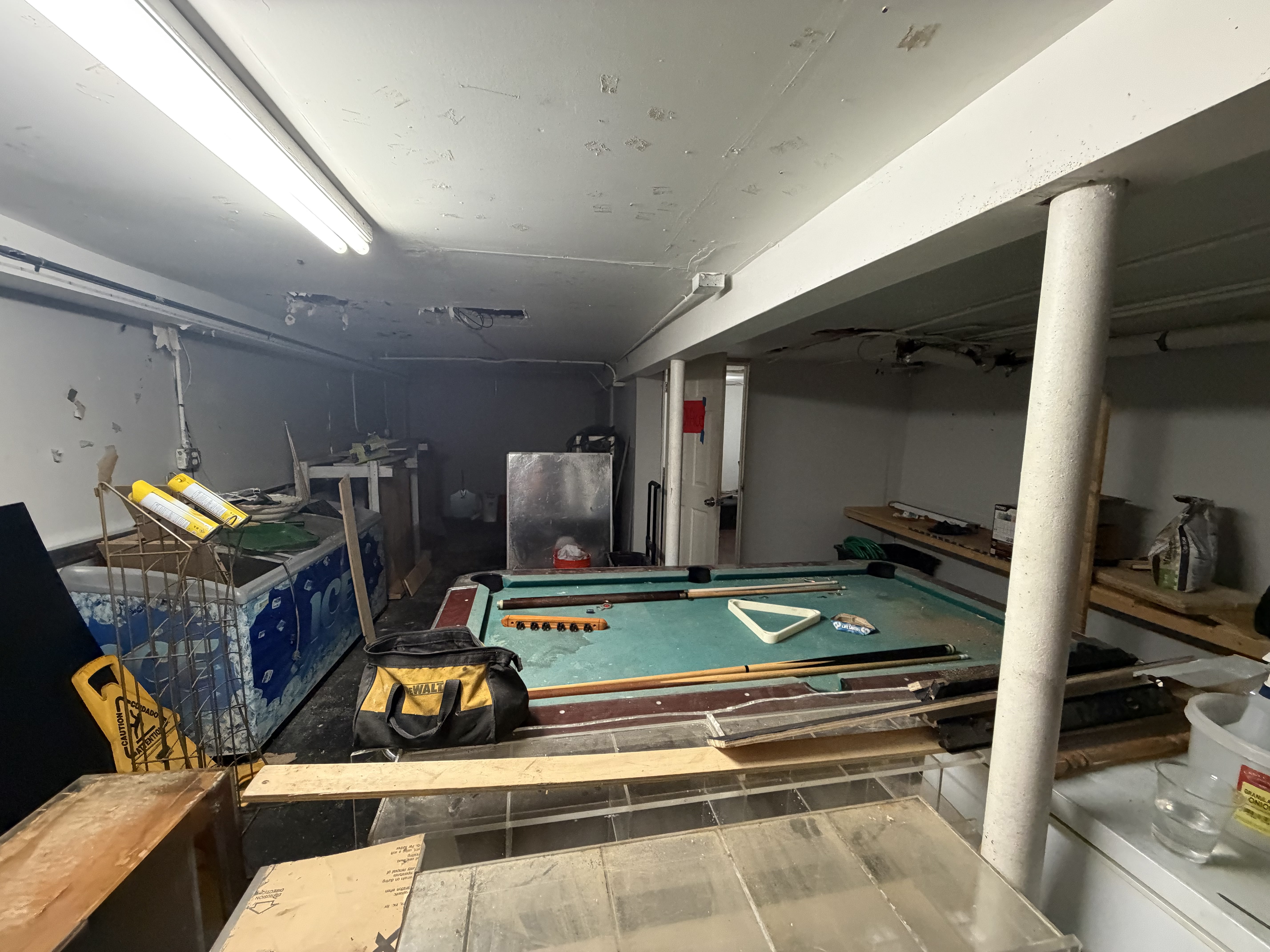Corner deli for sale on Hollis Ave in St Albans. — thumbnail 11
