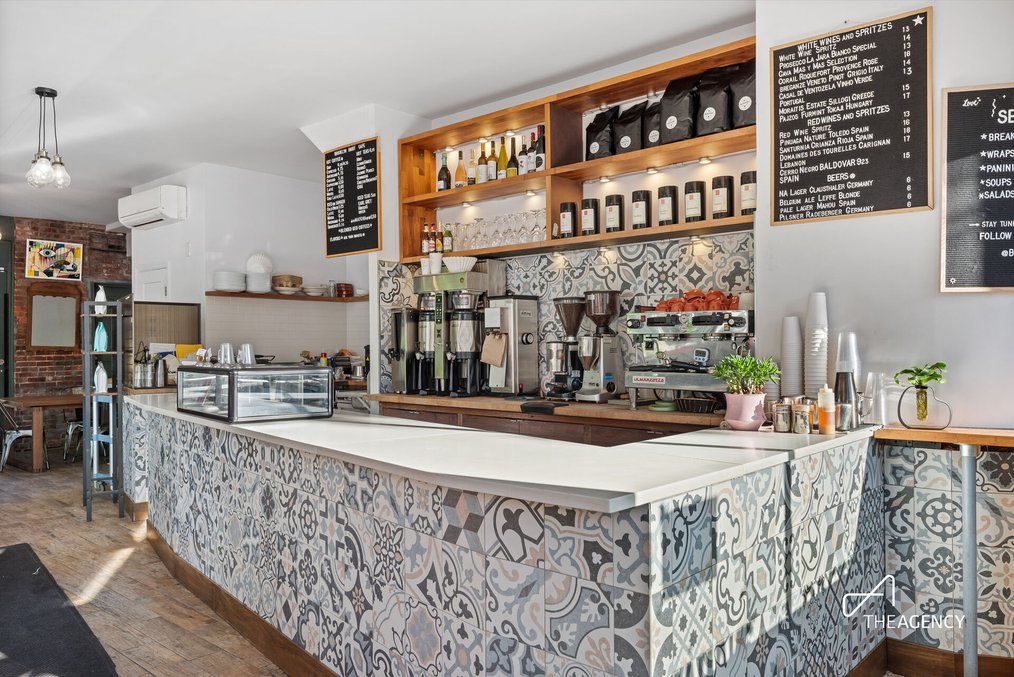Corner Wine Bar & Café Opportunity | Carroll Gardens, Brooklyn — thumbnail 4