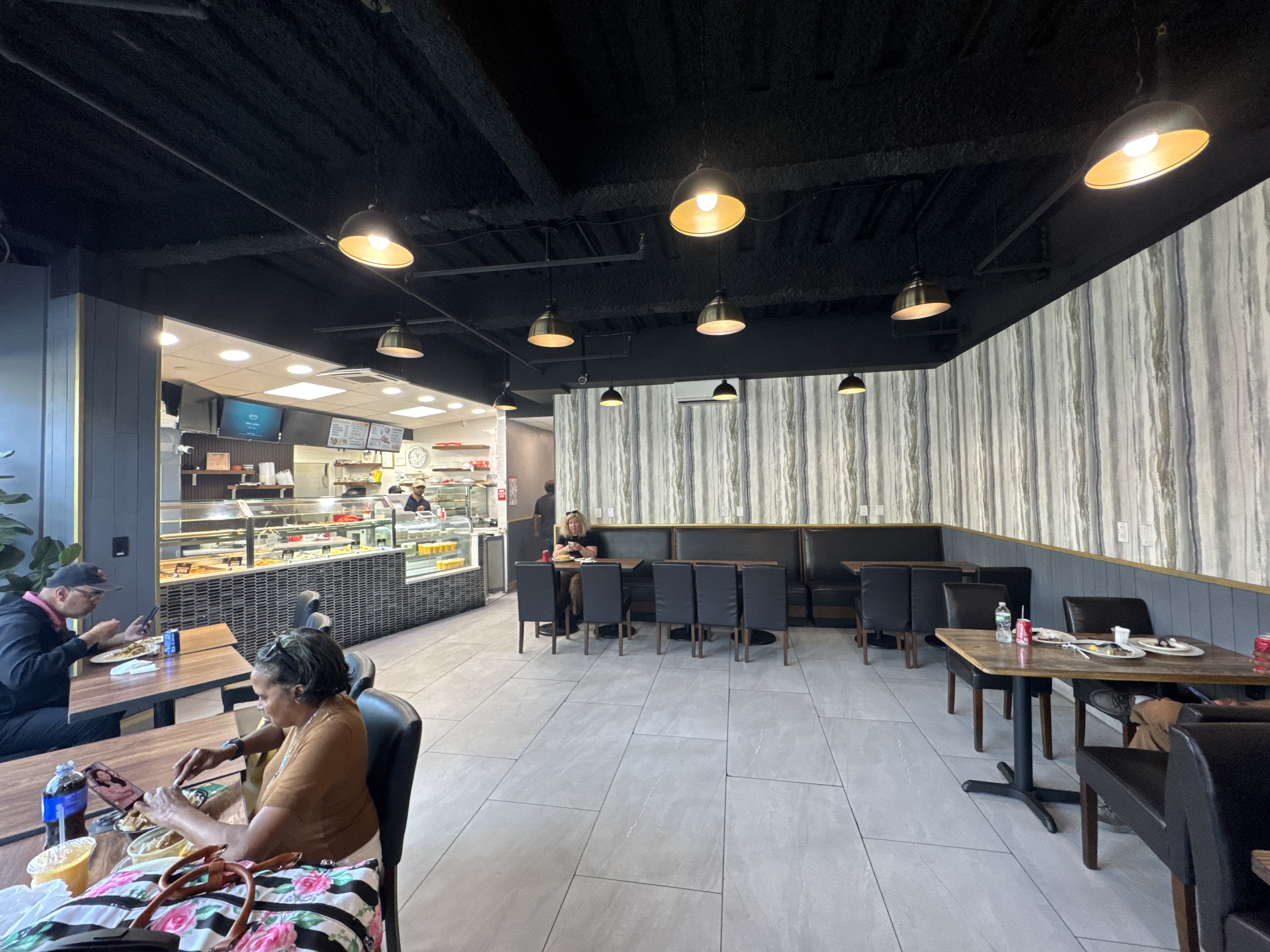 Restaurant for sale on Broadway and 74th St in Jackson Heights — thumbnail 3