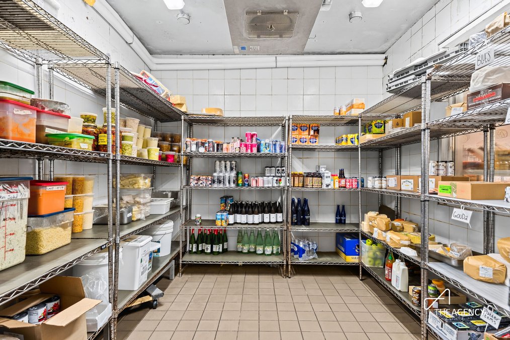 GOURMET MARKET AND CATERING BUSINESS NEAR BARCLAYS CENTER — thumbnail 5
