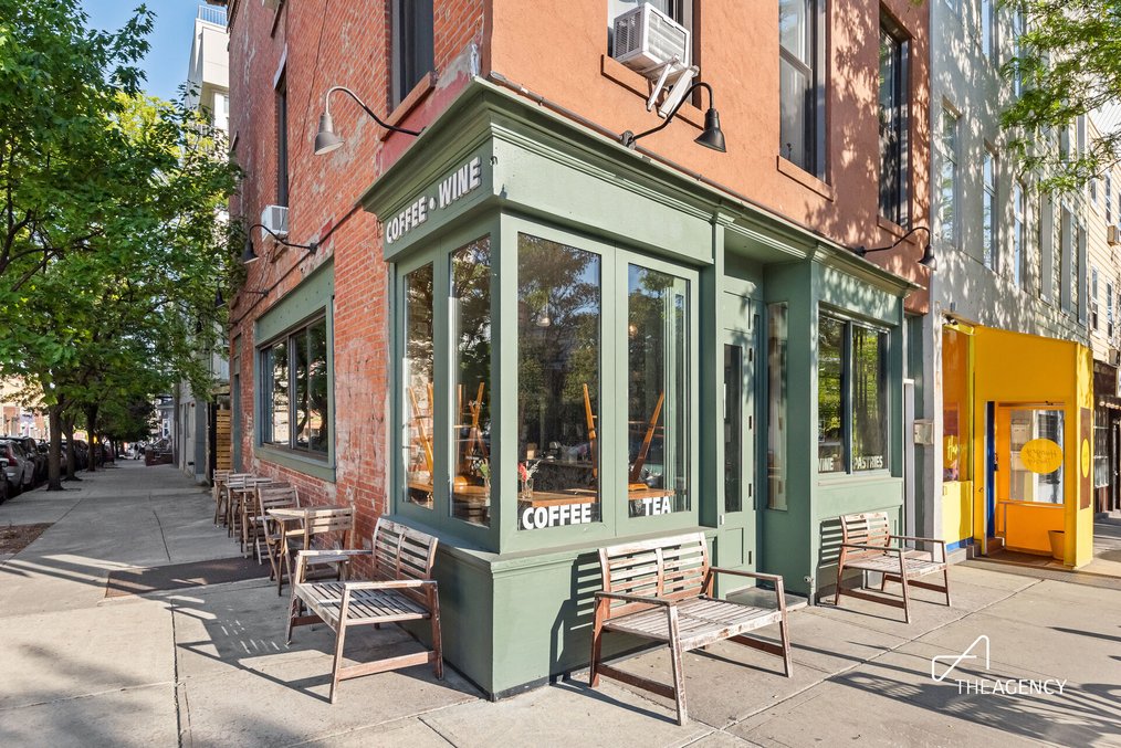 Corner Wine Bar & Café Opportunity | Carroll Gardens, Brooklyn — thumbnail 3