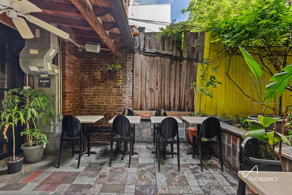 Prime Williamsburg Restaurant Opportunity - Fully Built-Out with Liquor License & Backyard — thumbnail 8
