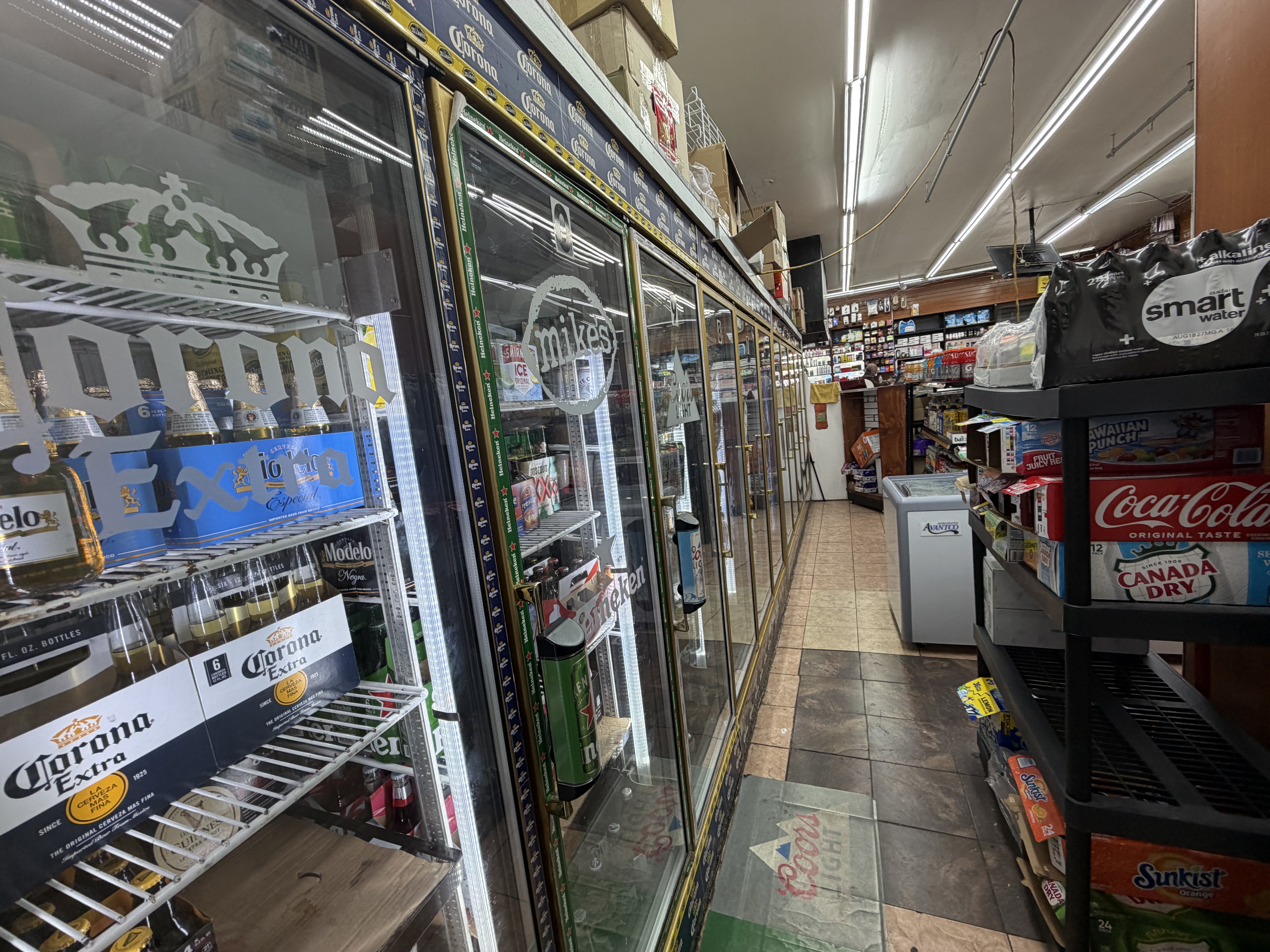 Corner deli for sale on Hollis Ave in St Albans. — thumbnail 8