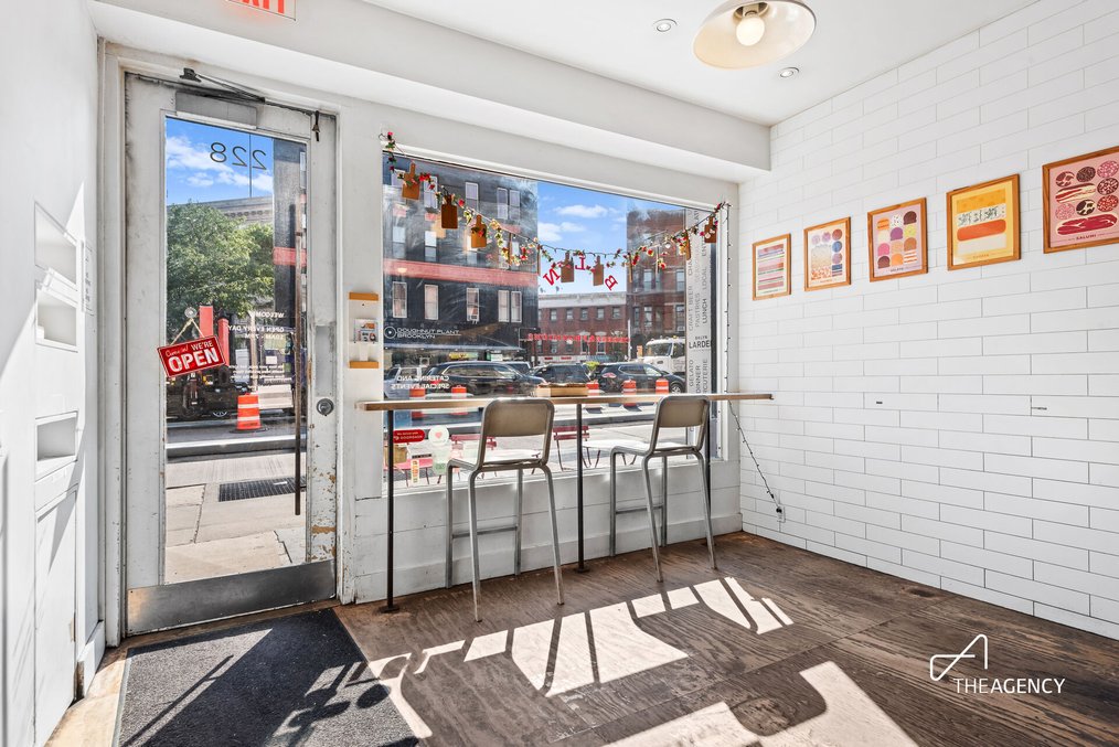GOURMET MARKET AND CATERING BUSINESS NEAR BARCLAYS CENTER — thumbnail 4