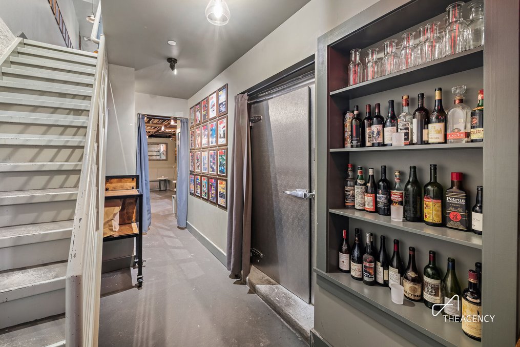 Spectacular Bed-Stuy Pizzeria & Bar - Turnkey Opportunity on Tompkins Ave — thumbnail 9