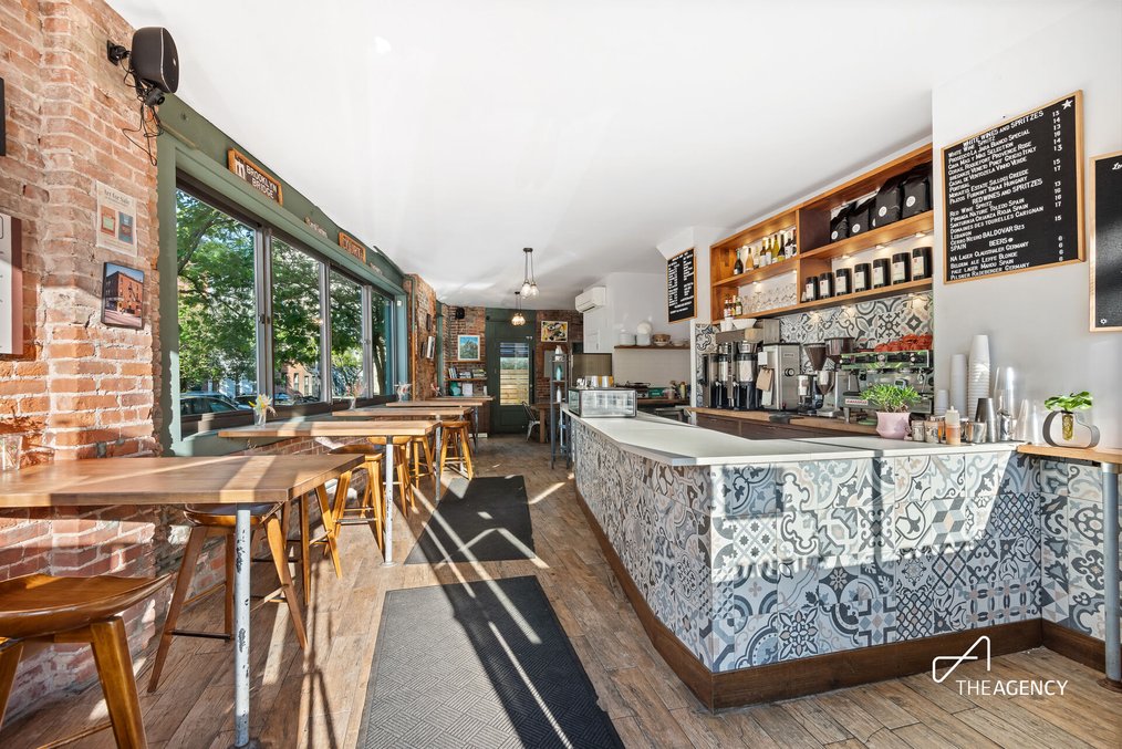 Corner Wine Bar & Café Opportunity | Carroll Gardens, Brooklyn — thumbnail 2