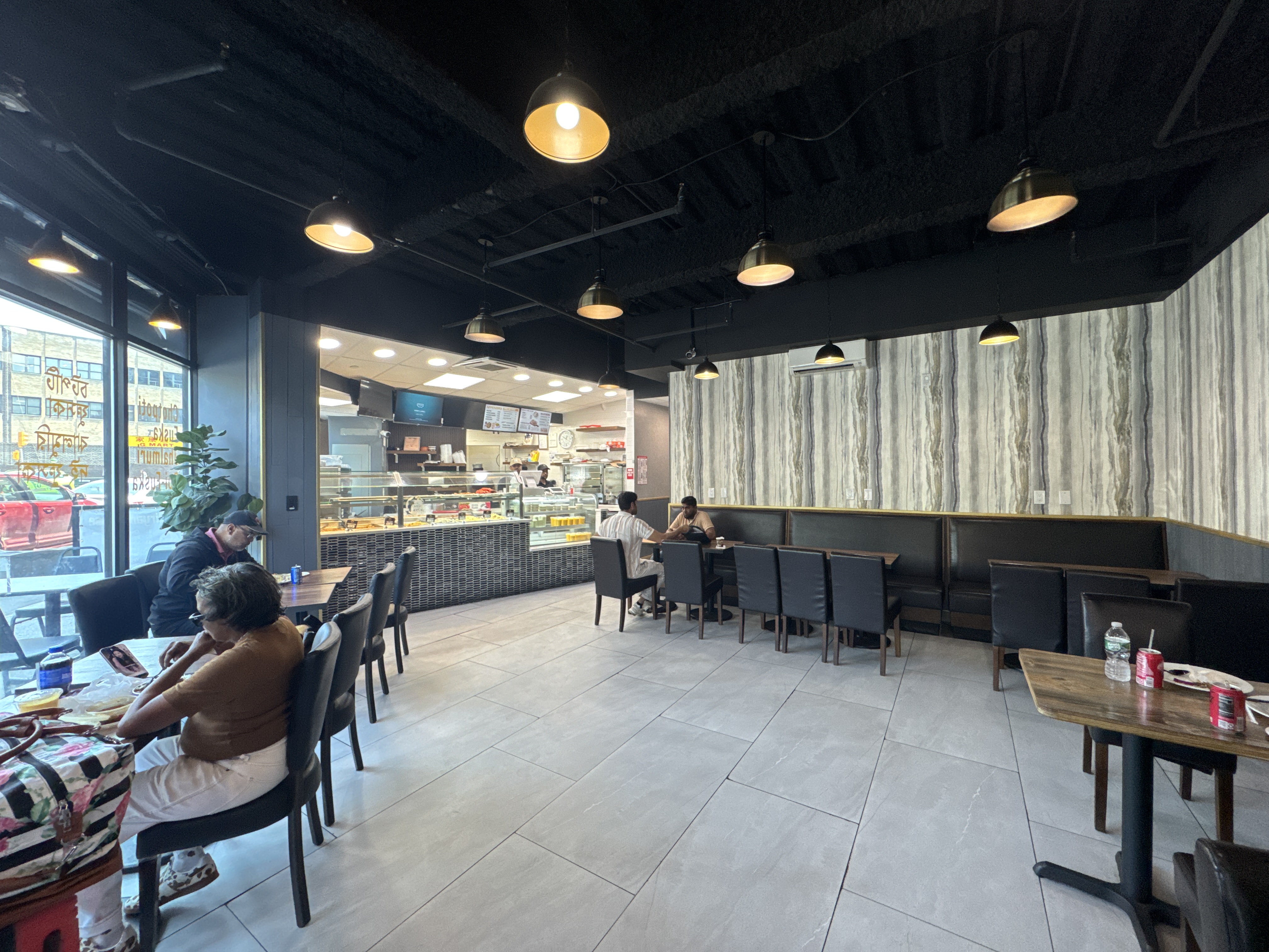 Restaurant for sale on Broadway and 74th St in Jackson Heights — thumbnail 2