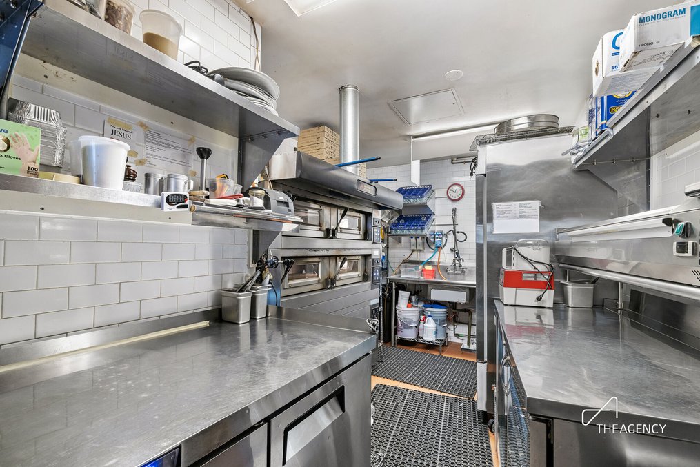 Spectacular Bed-Stuy Pizzeria & Bar - Turnkey Opportunity on Tompkins Ave — thumbnail 7