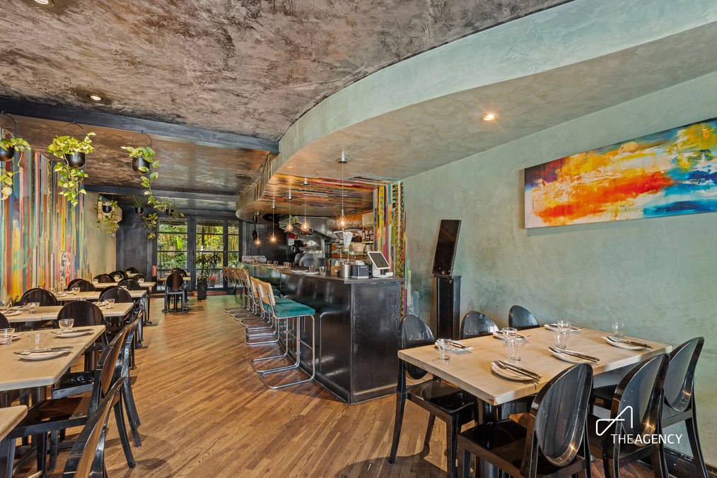 Prime Williamsburg Restaurant Opportunity - Fully Built-Out with Liquor License & Backyard — thumbnail 12