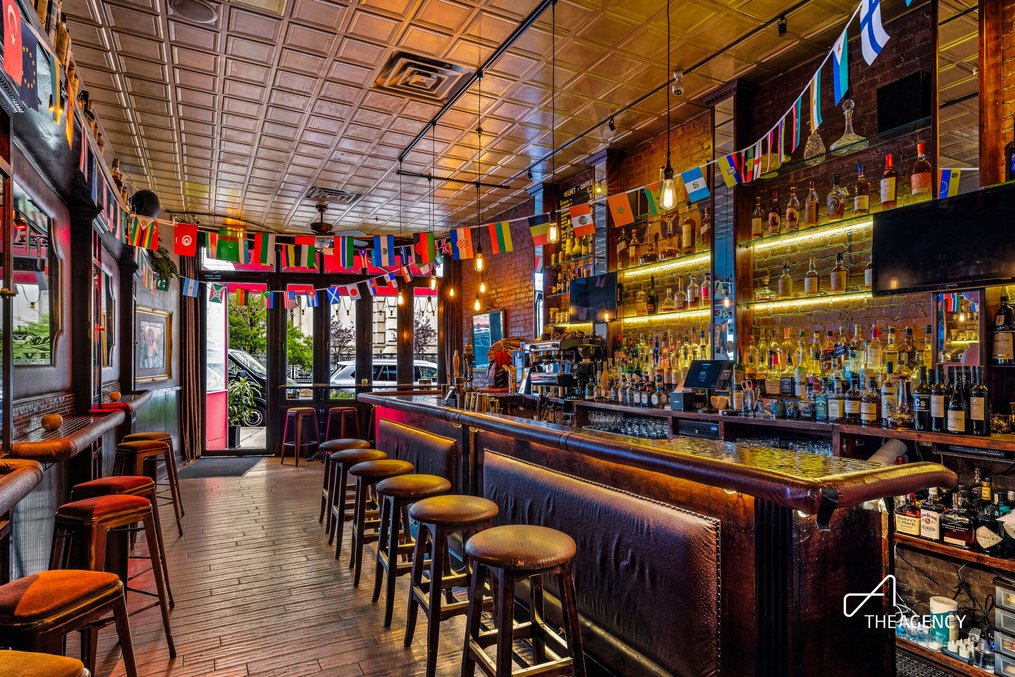 Established Williamsburg Bar & Event Venue | 20-Year Legacy I Long-Term Below-Market Lease — thumbnail 6