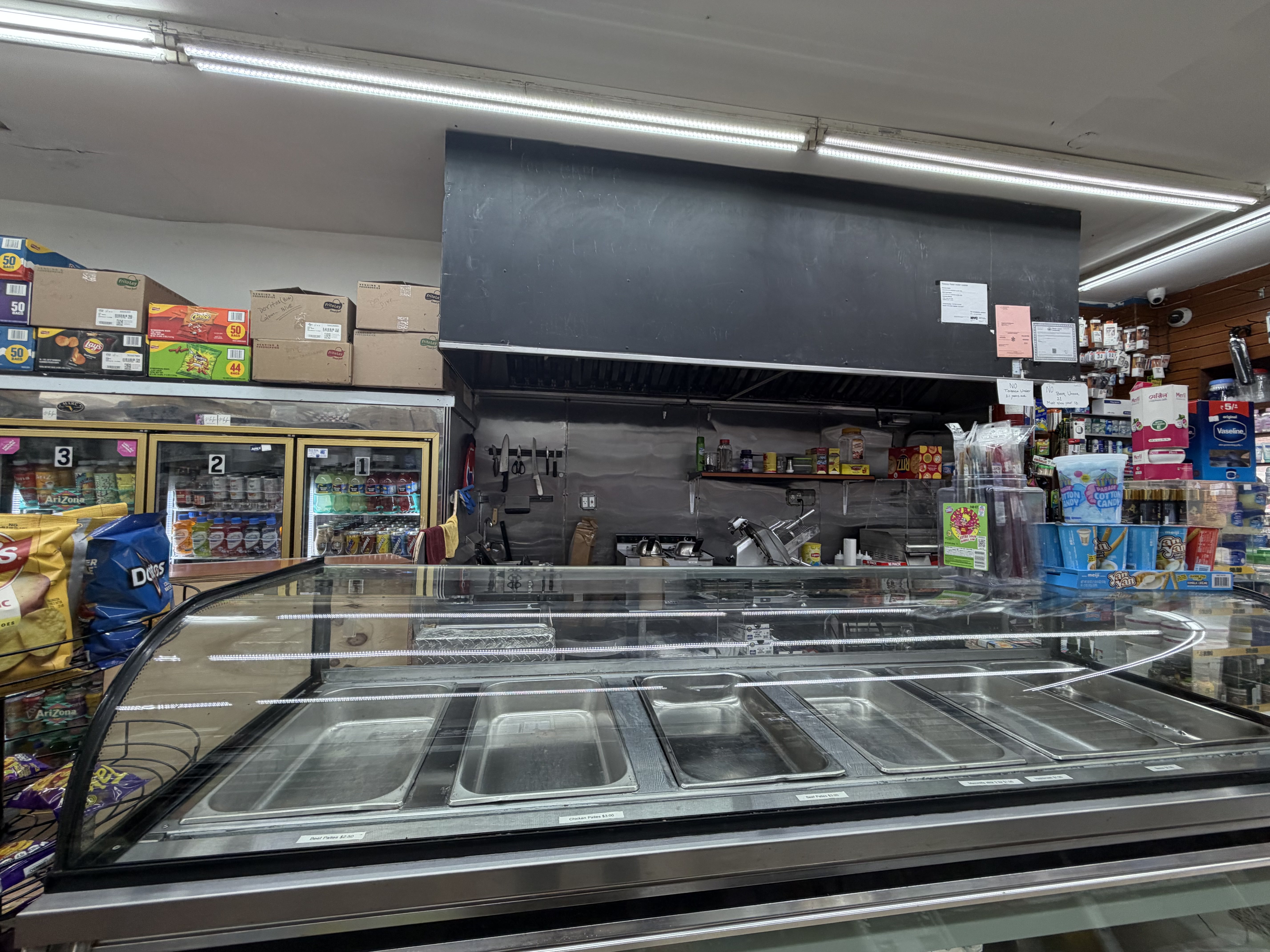 Corner deli for sale on Hollis Ave in St Albans. — thumbnail 5