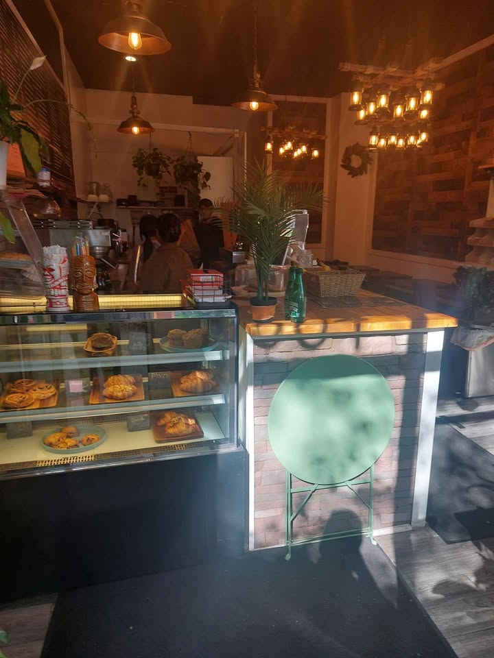 Cafe/ coffee shop on Nostrand Ave. — thumbnail 4