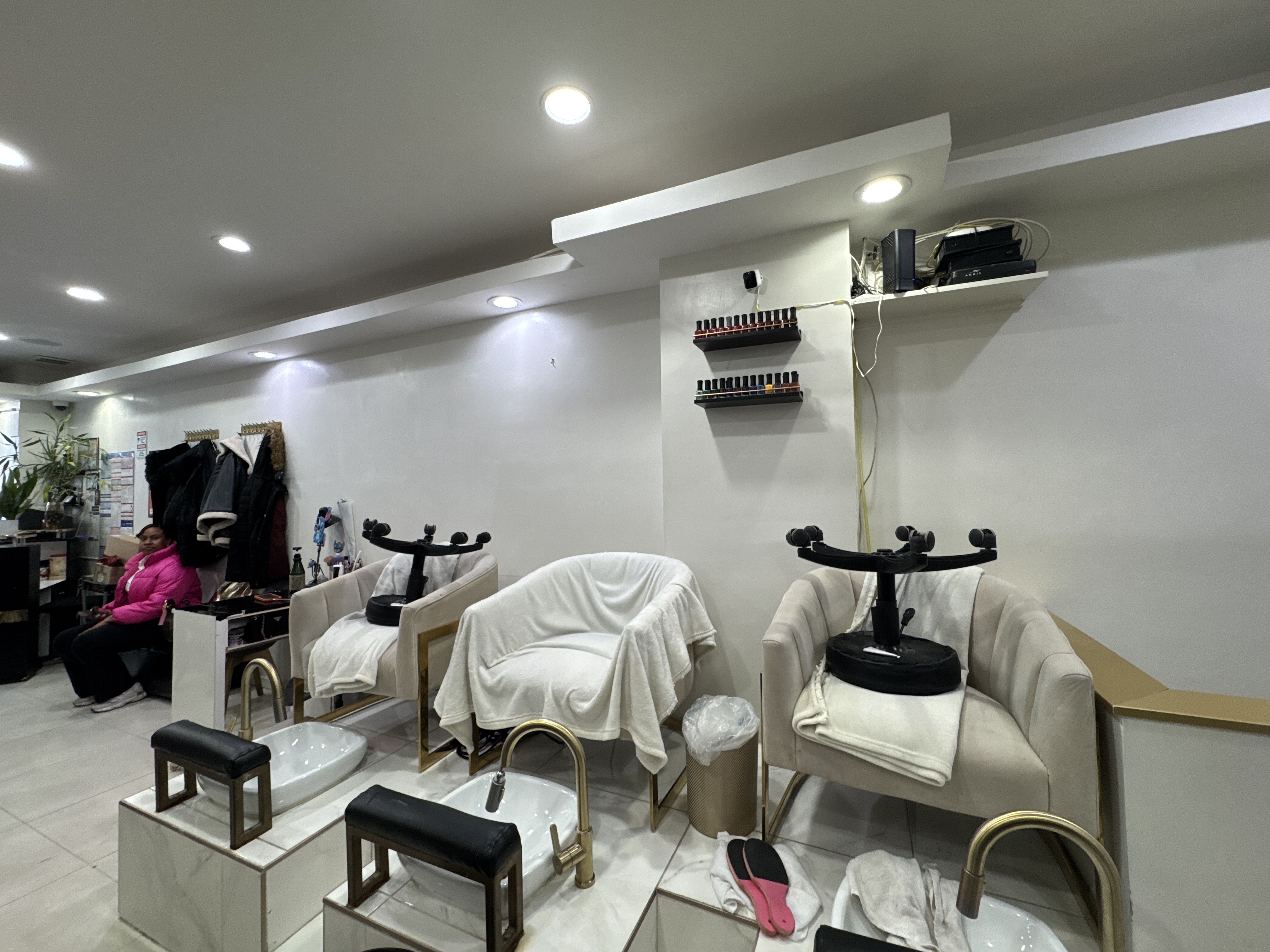 💅 TURNKEY BEAUTY SALON FOR SALE 💇‍♀️✨ — thumbnail 5
