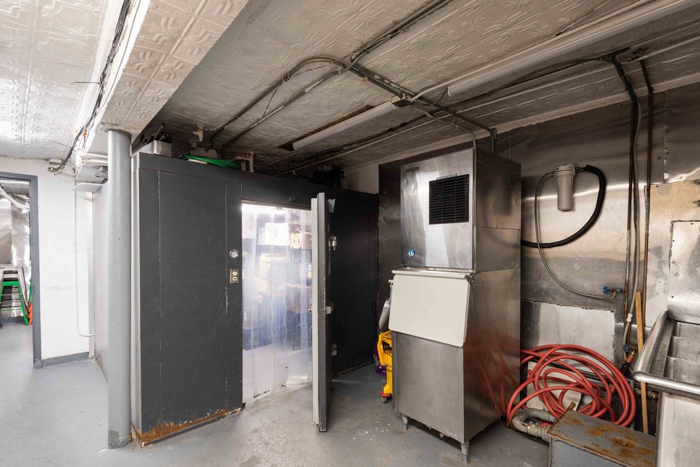 Turnkey Café & Juice Bar Opportunity - Lowest Rent in Union Square — thumbnail 8