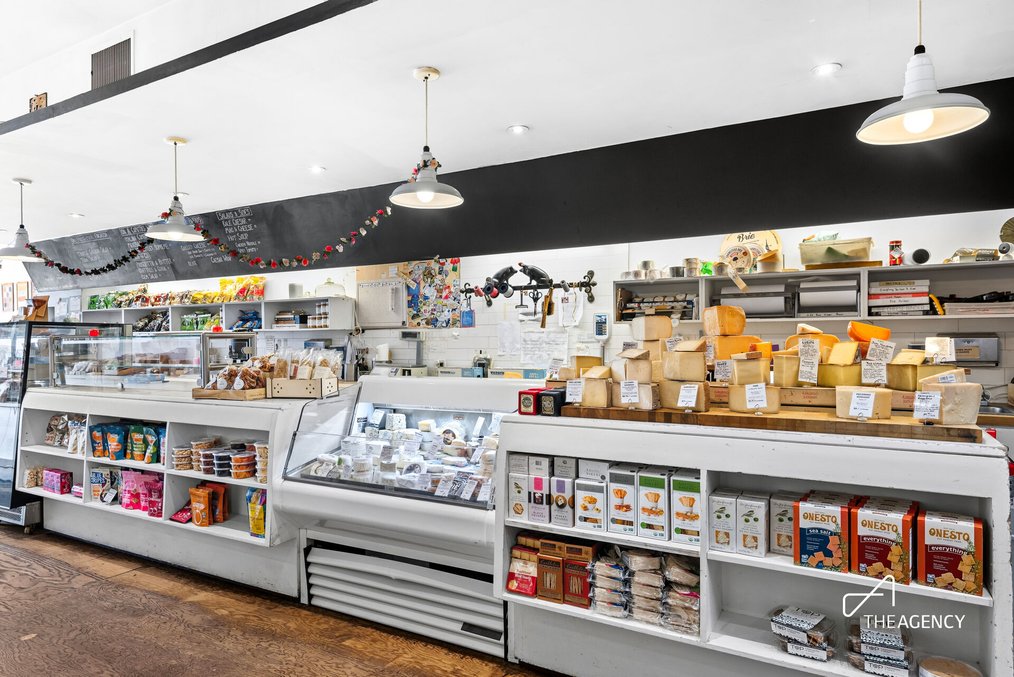 GOURMET MARKET AND CATERING BUSINESS NEAR BARCLAYS CENTER — thumbnail 2