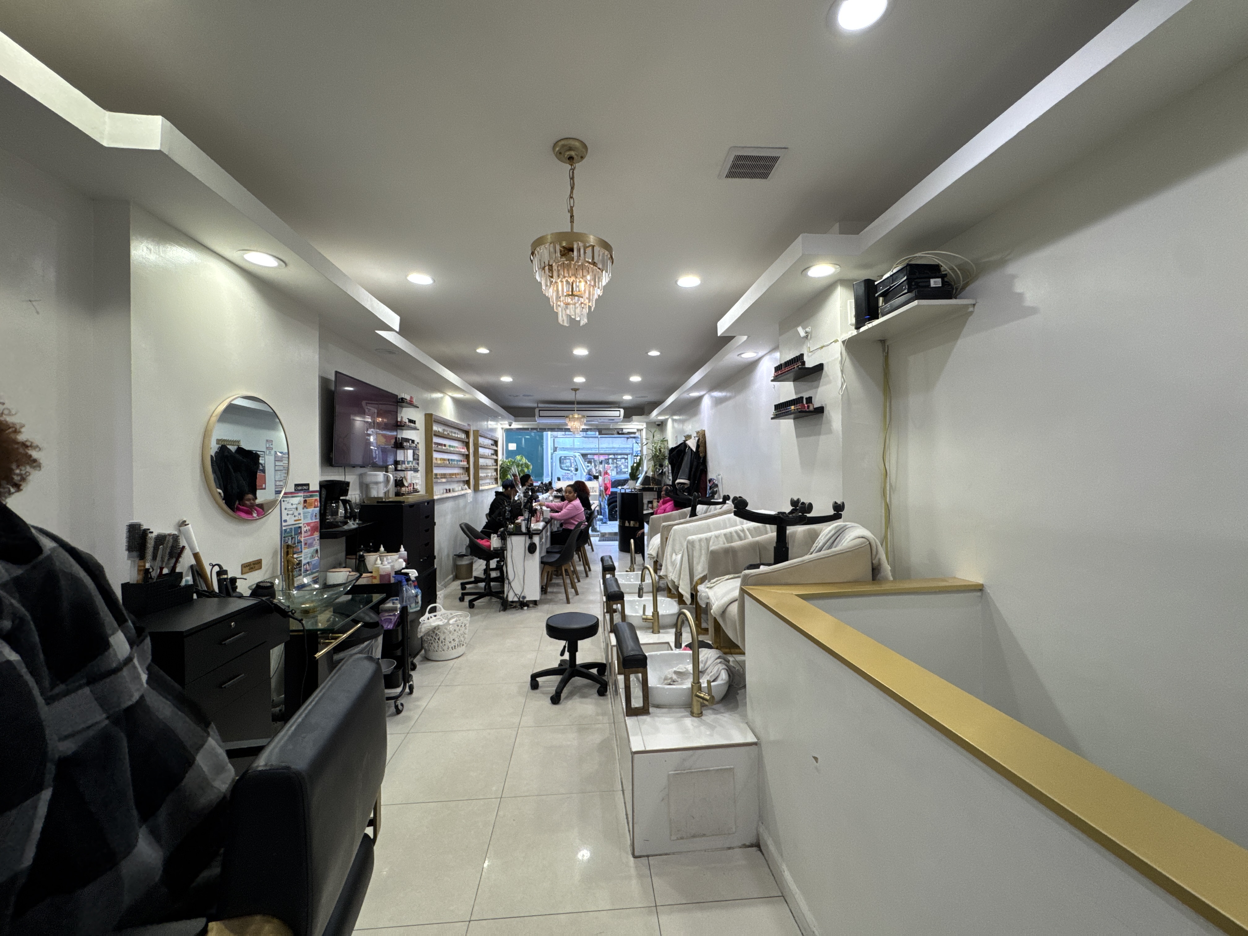 💅 TURNKEY BEAUTY SALON FOR SALE 💇‍♀️✨ — thumbnail 3