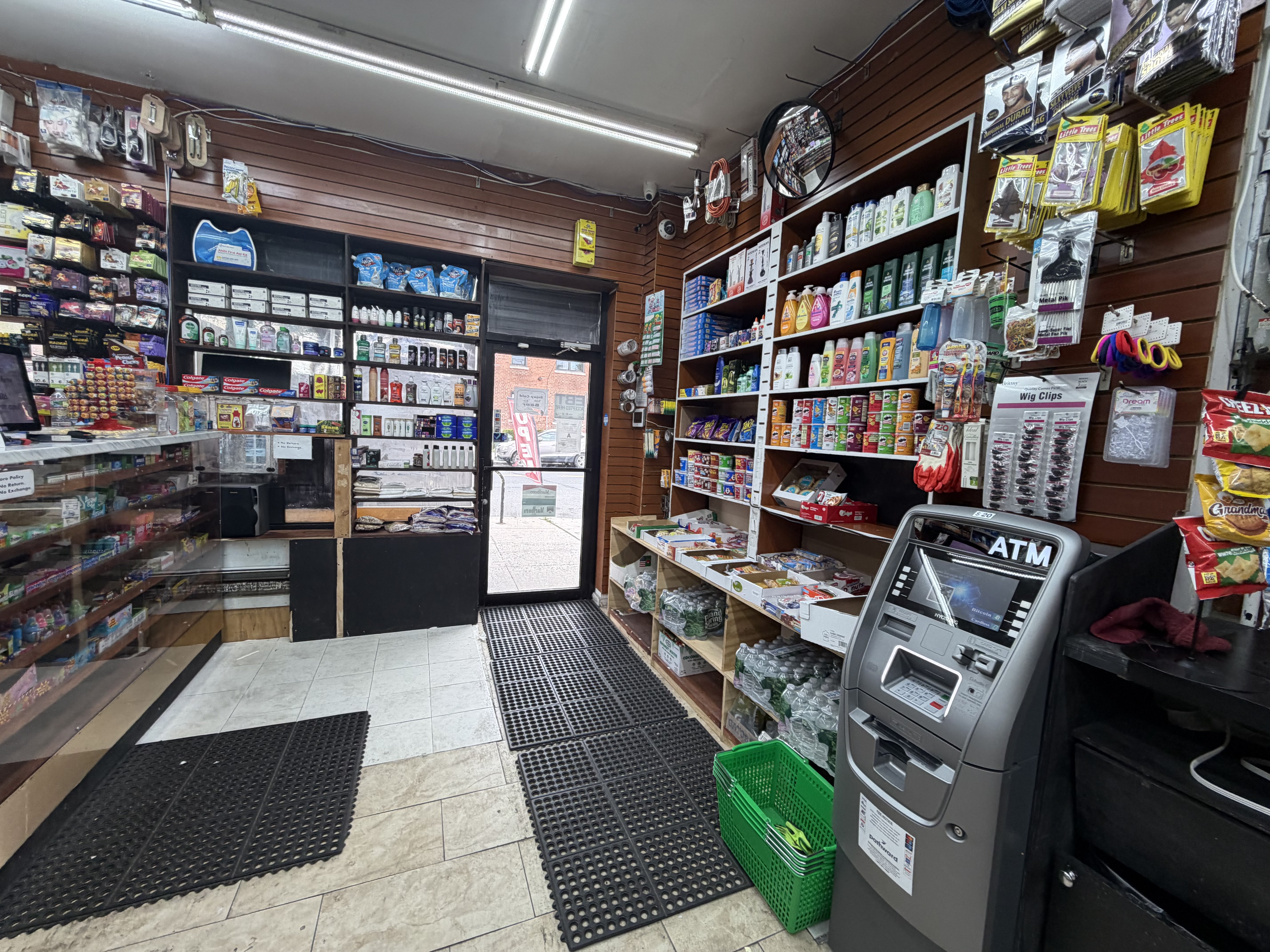 Corner deli for sale on Hollis Ave in St Albans. — thumbnail 3