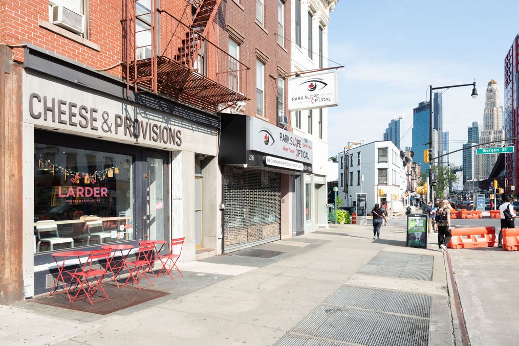 GOURMET MARKET AND CATERING BUSINESS NEAR BARCLAYS CENTER — thumbnail 12
