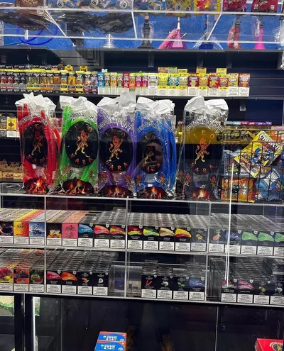 Smokeshop and Convenience — thumbnail 6